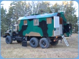 Охотник УРАЛ 6х6
Специальный автомобиль для отдыха 4 человек, оснащенный спальными местами и кухней.